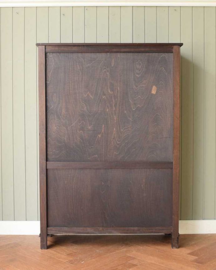 アンティークのキャビネット　アンティーク家具　ケイム材のガラス戸が美しいブックケース（本棚）、英国輸入のアンティーク家具。後ろ姿もキレイです。(q-1622-f)