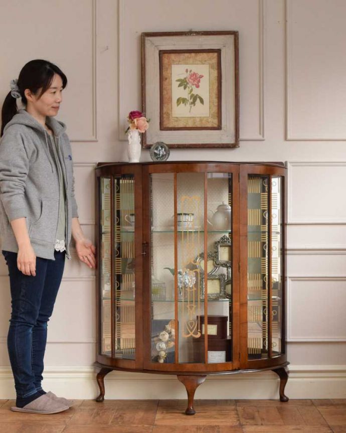 アンティークのキャビネット アンティーク家具 イギリスのアンティーク家具、ミラーバックのショーケース(ガラスキャビネット) 。キラキラに輝くガラスのキャビネット。(q-1630-f)