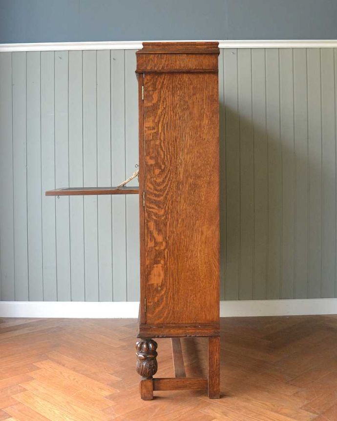 ビューロー アンティーク家具 本棚とビューローがセットになった、葡萄の彫刻が優雅な英国のアンティークサイドバイサイド。横から見るとこんな感じ。(q-1637-f)