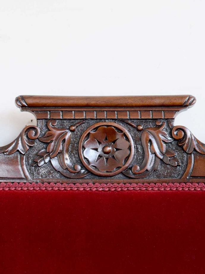 英国アンティークらしい装飾