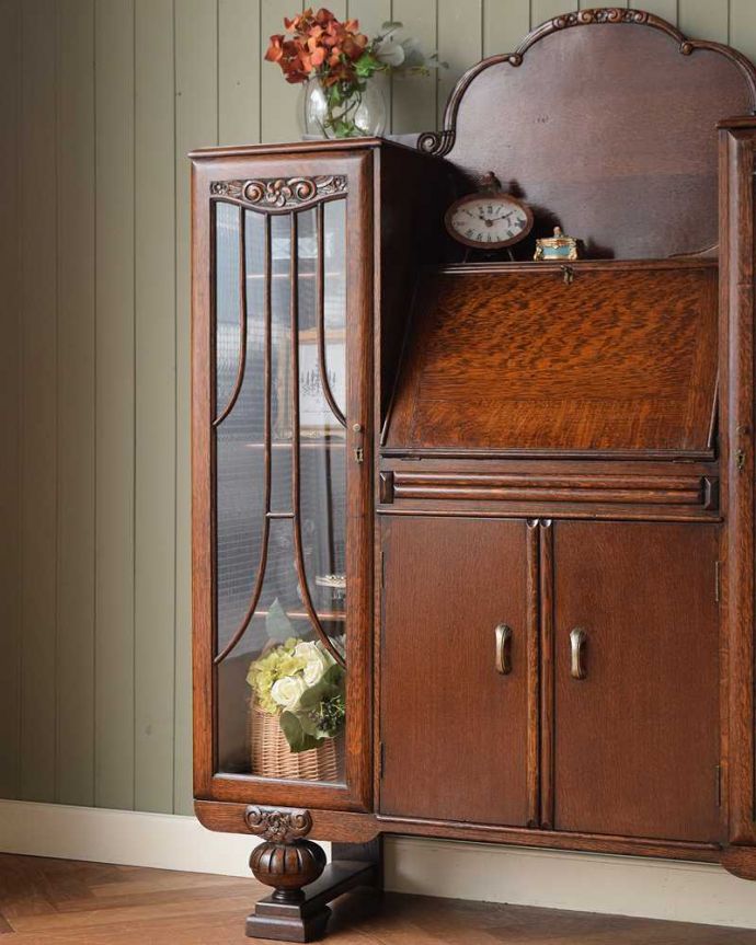 ビューロー　アンティーク家具　本棚とビューローがセットになったサイドバイサイド、英国のアンティーク家具。アンティークらしいガラス扉の美しさ見た目はガラス扉のキャビネット。(q-1657-f)