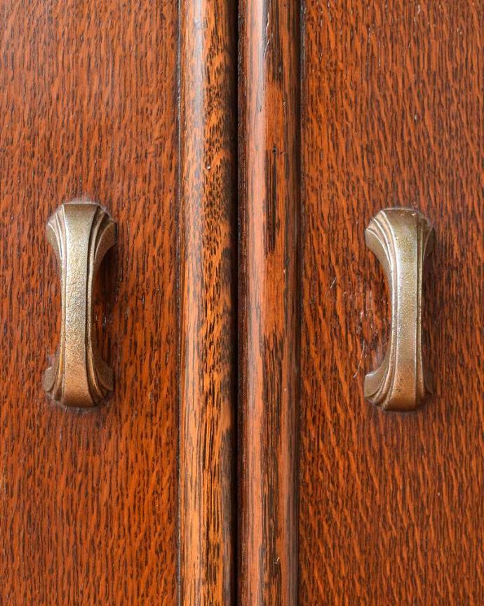 ビューロー　アンティーク家具　本棚とビューローがセットになったサイドバイサイド、英国のアンティーク家具。開けるたびに、ワクワク･･･ 引き出しの取っ手を持って開ける度にまるで宝箱を開ける気分です。(q-1657-f)