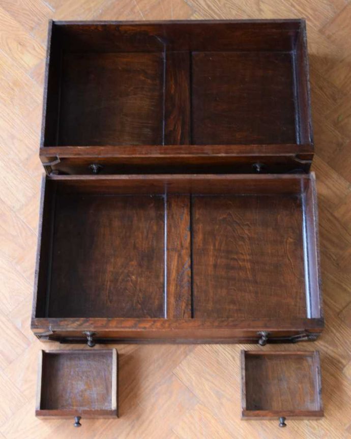 ビューロー アンティーク家具 英国トラッドなビューローブックケース、アンティークの収納家具(本棚&デスク)。何でも収納できる引き出しもちろん、引き出しの中もキレイに修復しました。(q-1663-f)