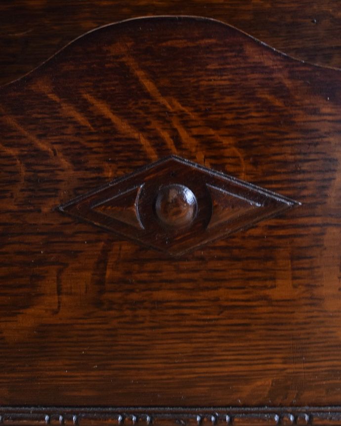 マガジンラック アンティーク家具 雑誌や新聞のお片付けはお任せ!アンティークのマガジンラック。うっとりする美しさアンティークだから手に入る美しい彫。(q-1673-f)