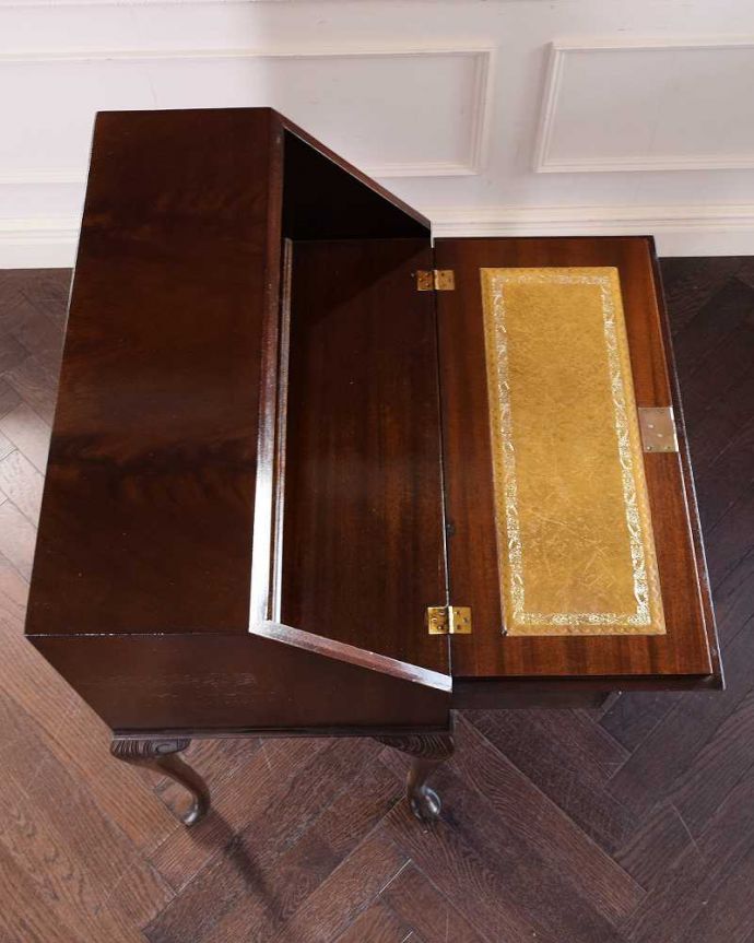 ビューロー　アンティーク家具　美しいアンティーク英国輸入家具、マホガニー材のビューロー（デスク）。気になるデスクの天板やっぱりデスクで一番気になるのが天板。(q-1690-f)