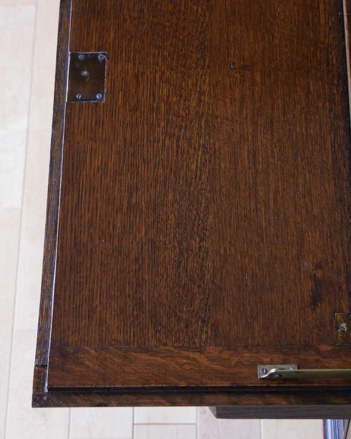 ビューロー　アンティーク家具　キレイなアンティーク家具、英国輸入の素敵なビューローブックケース。天板部分もキレイですやっぱりデスクの天板部分は気になるポイント。(q-1695-f)