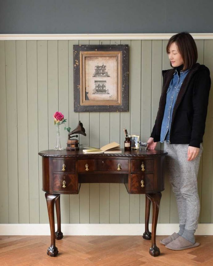 英国アンティークのデスク