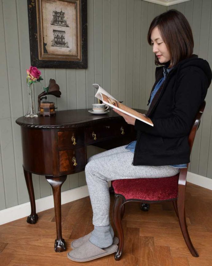 書斎机で楽しむ贅沢な時間