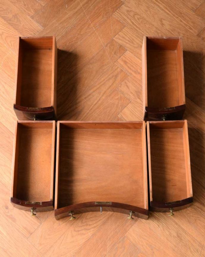 アンティークデスクの引き出し