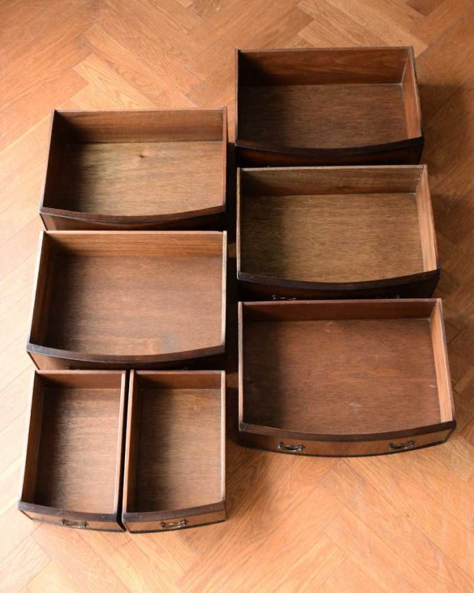 アンティークのチェスト アンティーク家具 高級材を贅沢に使用したアンティーク家具、トールボーイ6段チェスト。もちろん、キレイに修復しました。(q-1708-f)