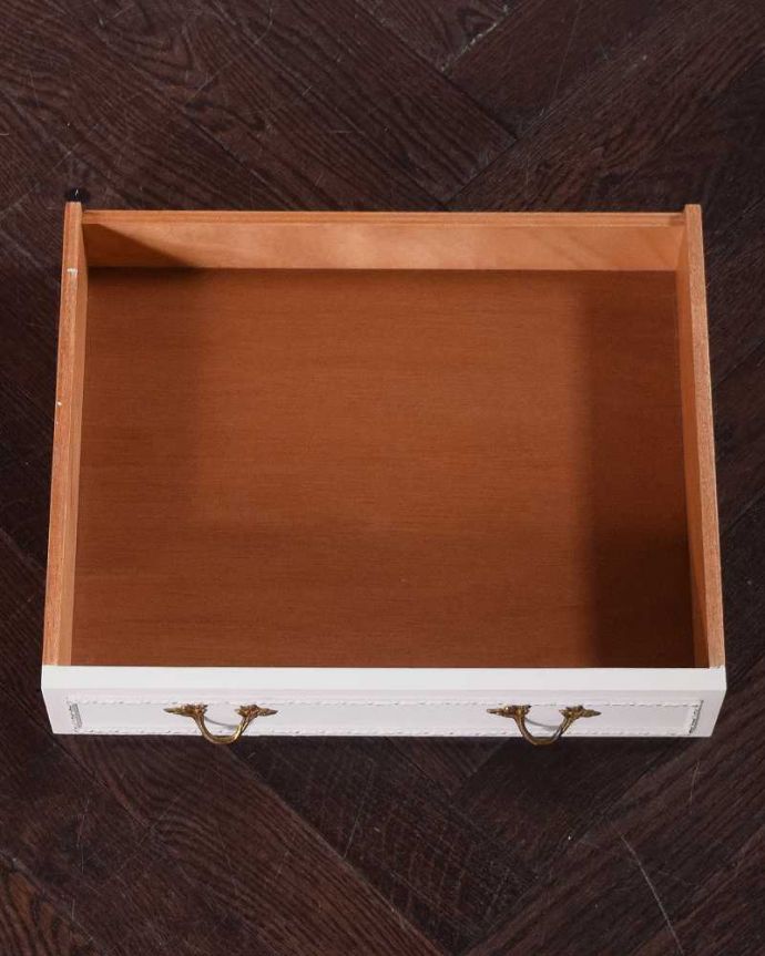 アンティークのドレッサー　アンティーク家具　フランスアンティークのドレッシングテーブル（鏡台）、引き出し付きのスタンドミラー（姿見）。引き出しの中もキレイに修復しましためずらしい引き出し付き！もちろん専門の職人がキレイに修復したのでいろんなものを実用的に収納してお使い下さい。(q-1714-f)