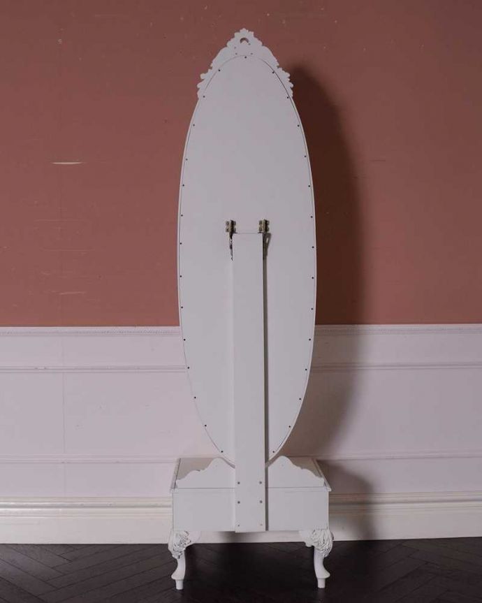 アンティークのドレッサー　アンティーク家具　フランスアンティークのドレッシングテーブル（鏡台）、引き出し付きのスタンドミラー（姿見）。後ろ姿にも自信がありますアンティークは新品ではないので、経年変化によるキズはありますが、専門の職人がしっかり修復しているので、後ろ姿までキレイです。(q-1714-f)