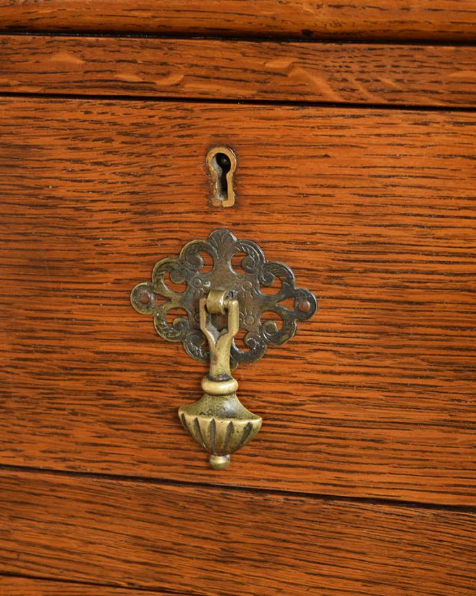 ビューロー　アンティーク家具　バルボス脚がお洒落なビューローブックケース、イギリス輸入のアンティーク家具。開けるたびに、ワクワクしちゃう。(q-1720-f)