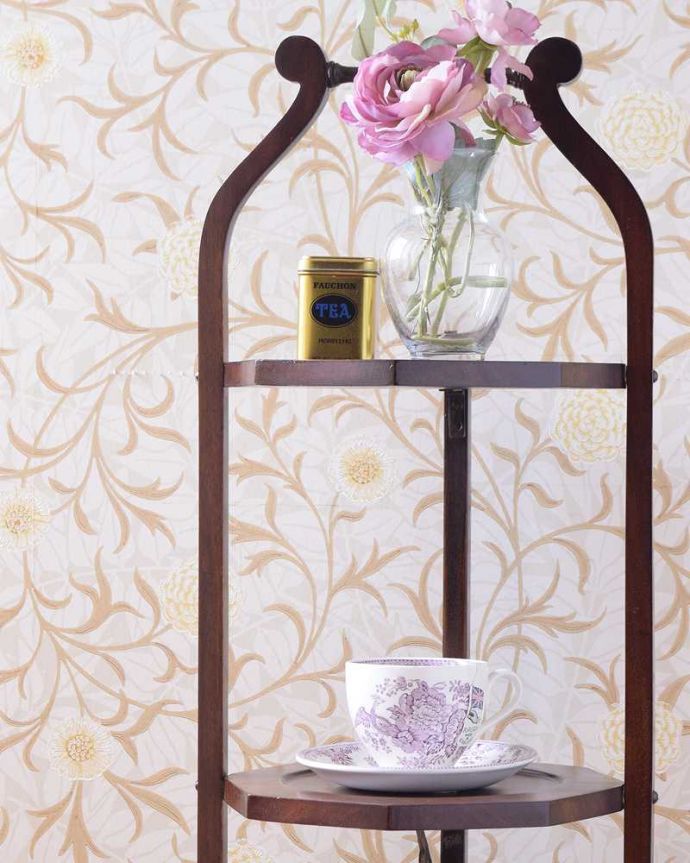 プランツスタンド・ケーキスタンド　アンティーク家具　英国のアフタヌーンティーを自宅で楽しめる、アンティークケーキスタンド 。自分流の使い方で自由に楽しめますもともとお皿を乗せて運んで使っていた小さなアンティーク家具。(q-1727-f)