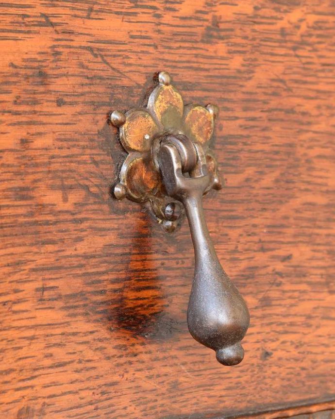 アンティークのキャビネット　アンティーク家具　オーバルミラー付きの英国アンティーク家具、オーク材のミラーバックサイドボード。開けるたびに、ワクワクしちゃう。(q-1735-f)