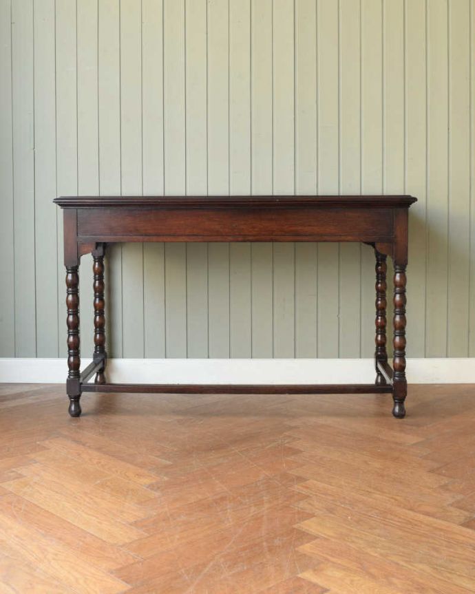 アンティークのデスク・書斎机　アンティーク家具　イギリスのシックなアンティーク家具、ボビンレッグが美しいライティングデスク。後ろ姿もキレイなんです。(q-1761-f)