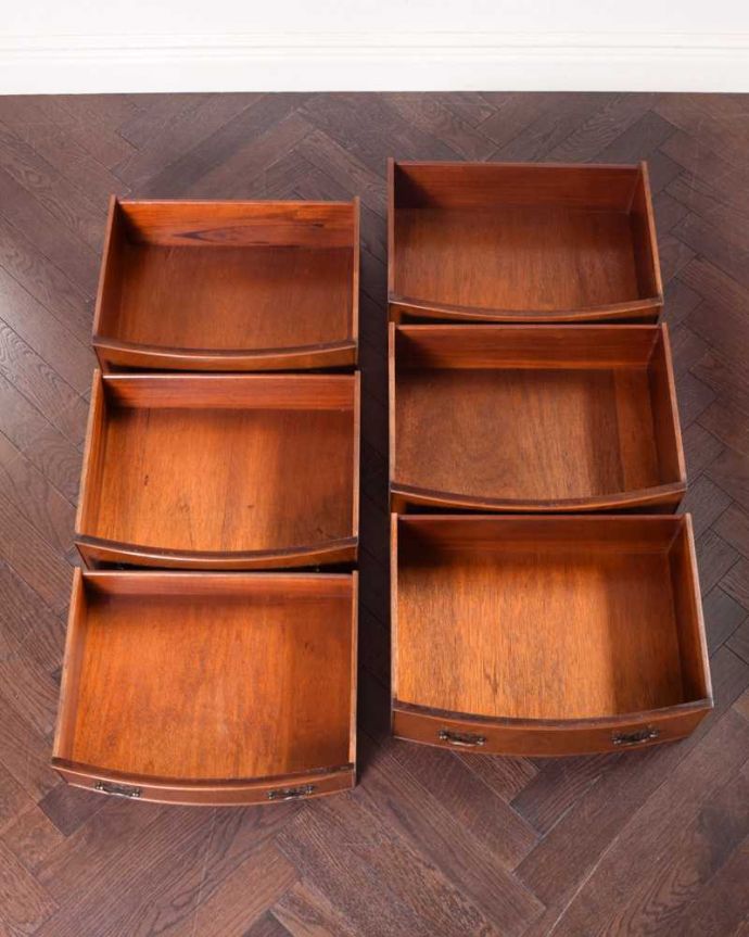 アンティーク家具 高級材を贅沢に使用したアンティーク家具、トールボーイ6段チェスト。もちろん、キレイに修復しました。(q-1765-f)