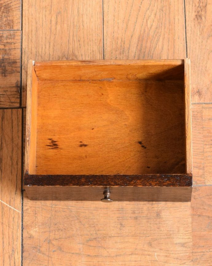 ビューロー　アンティーク家具　本棚とビューローがセットになった、英国のアンティークサイドバイサイド。もちろん引き出しの中もキレイに仕上げました引き出しの中は特にこだわって修復している場所。(q-1767-f)