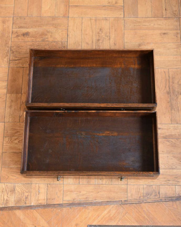 アンティークのチェスト　アンティーク家具　英国輸入のアンティーク家具、電話台にもなるカップボードチェスト（食器棚）。キレイに修復しました。(q-1769-f)