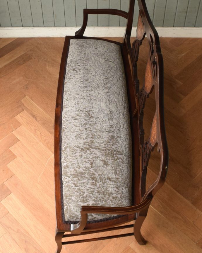 セティ・ソファ・ベンチ アンティーク チェア マホガニー材でできたセティ(ソファベンチ)、アンティークの英国椅子。すわり心地がいい座面。(q-177-c)
