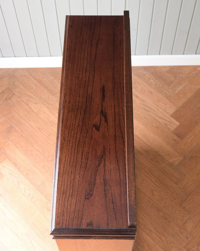 アンティークのキャビネット アンティーク家具 ステンドグラス入りの英国のアンティークブックケース(本棚) 。天板もキレイに仕上げました。(q-1770-f)