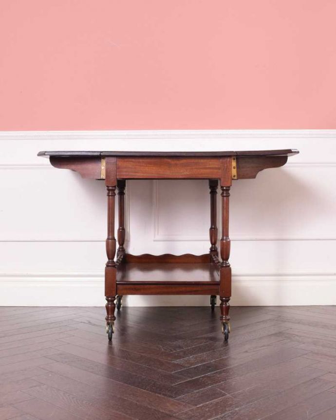 アンティークのワゴン・トローリー アンティーク家具 キレイな英国アンティークのトローリー、伸張式テーブル付きワゴン。両方開くとリーフを両方開くと、大きなサイズに。(q-1779-f)