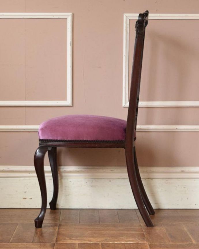 アンティークの椅子の側面