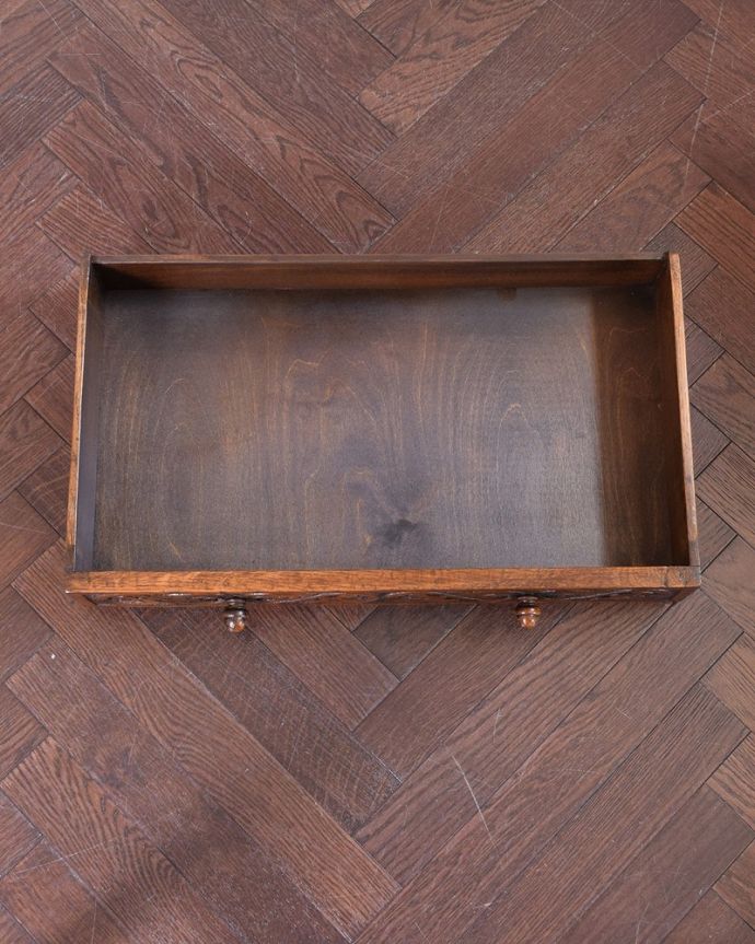 アンティークのキャビネット アンティーク家具 開けて驚く!仕掛けがいっぱい詰まったアンティークのカクテルキャビネット。キレイに修復したので、何を入れてもOK!もちろん引き出しの中も専門の職人が時間をかけてキレイに修復しました。(q-1785-f)