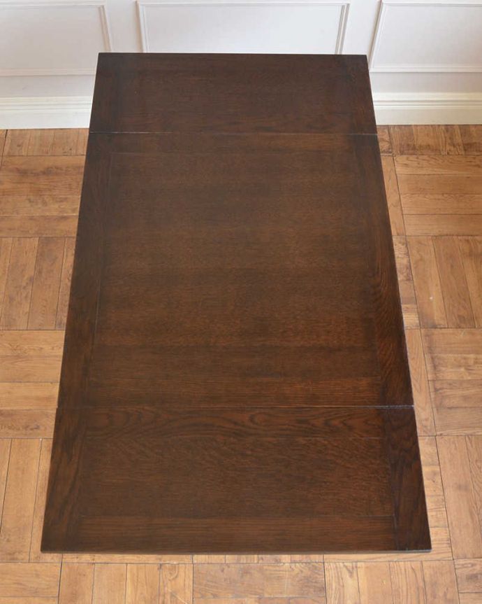 アンティークのテーブル　アンティーク家具　イギリス輸入のお洒落なアンティーク家具、美しいドローリーフテーブル（ダイニングテーブル）。やっぱりテーブルは天板が重要全部開いた状態で天板を上から見てみるとこんな感じです。(q-1791-f)