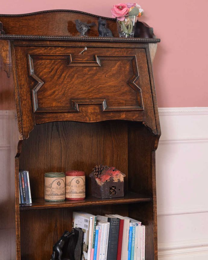 ビューロー　アンティーク家具　どこでも置ける小さなサイズのアンティーク家具、スチューデントビューロー。普段は本棚として使えるオープンキャビネットビューローの下の部分は本棚として作られたオープン棚。(q-1793-f)