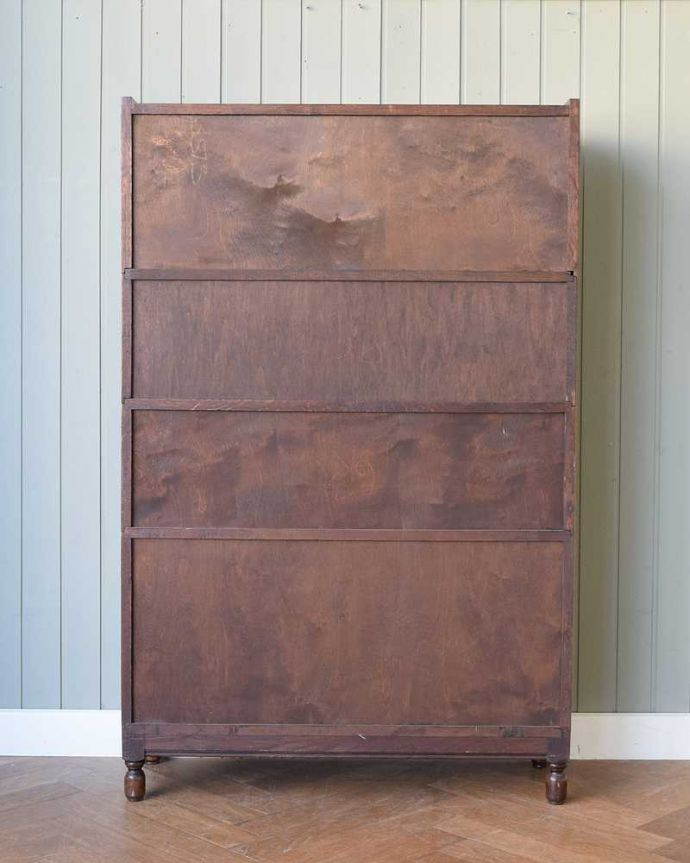 アンティークのキャビネット　アンティーク家具　重ねて積み上げるスタッキングブックケース、英国輸入のアンティークキャビネット 。後ろ姿もキレイです。(q-1801-f)