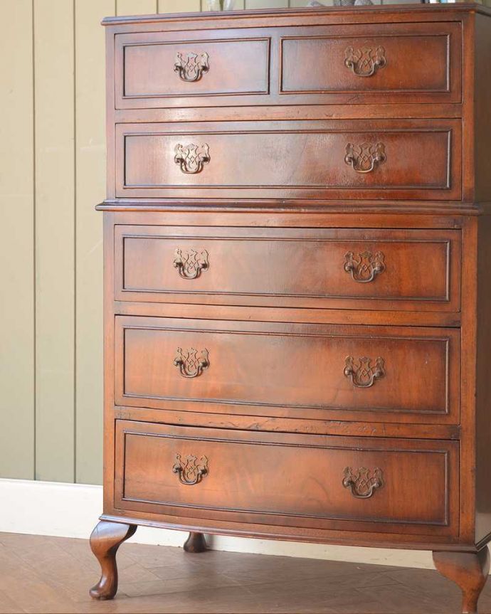 アンティークのチェスト アンティーク家具 英国で見つけたチェストオンチェスト、アンティーク家具のトールボーイ(5段)。木目のツヤツヤ感。(q-1804-f)