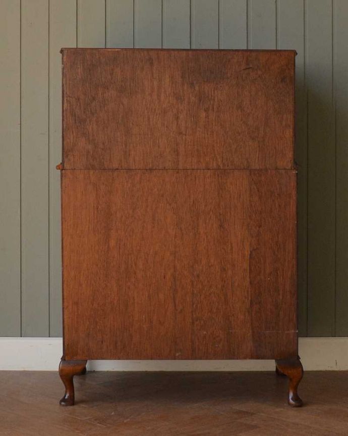 アンティークのチェスト アンティーク家具 英国で見つけたチェストオンチェスト、アンティーク家具のトールボーイ(5段)。後ろ姿もキレイなんです。(q-1804-f)
