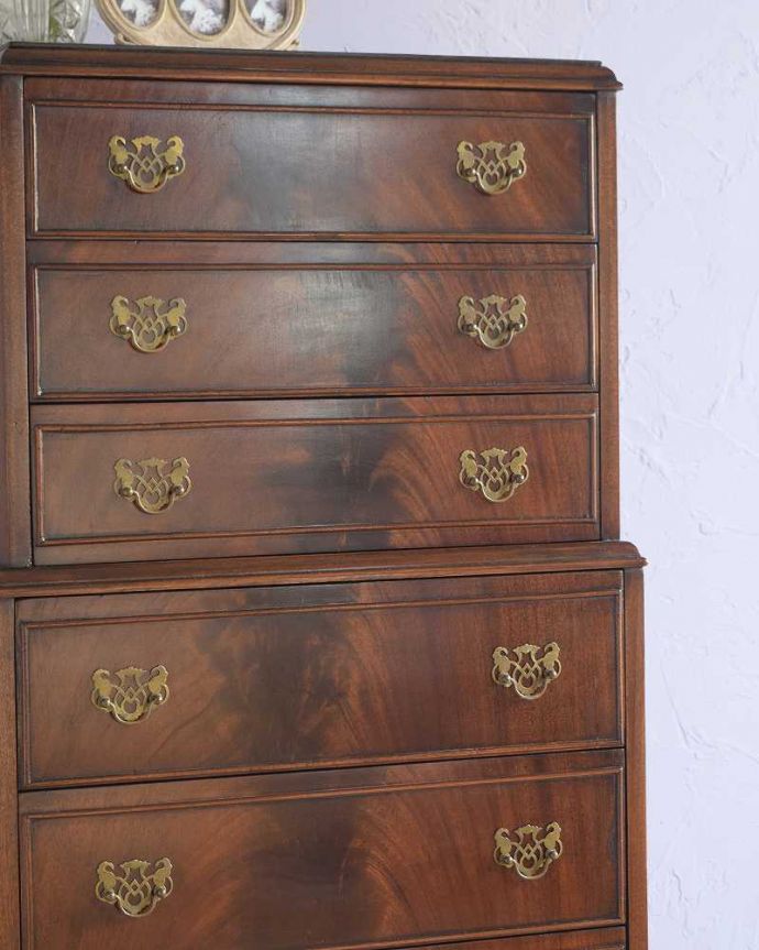 アンティークチェストの美しい木目