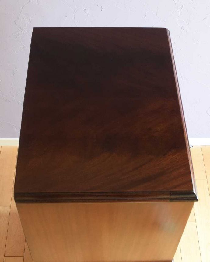 アンティークチェストの天板