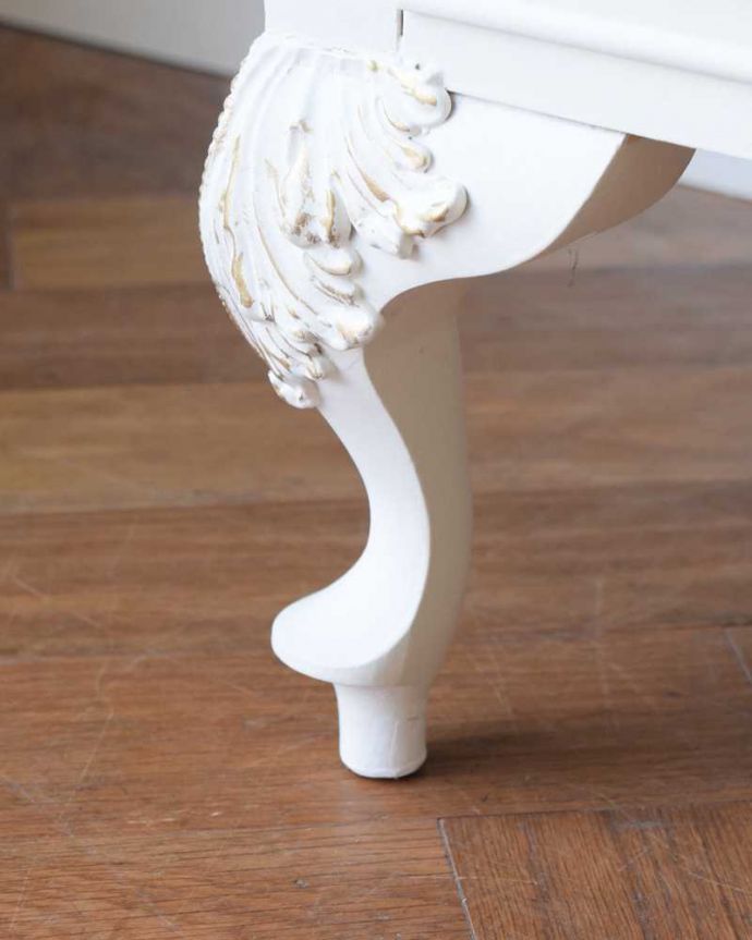 アンティークのチェスト アンティーク家具 フランスのアンティーク家具、ドレッシーなツインチェスト(ガラス天板)。女性1人でラクラク運べちゃう仕掛けHandleのアンティークは、脚の裏にフェルトキーパーをお付けしています。(q-1822-f)