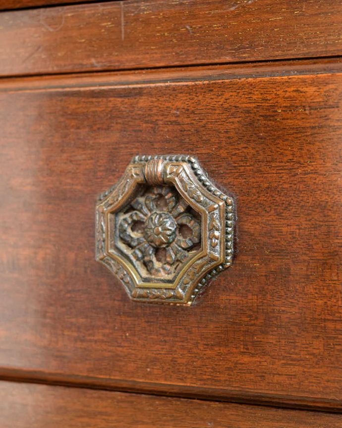 ビューロー　アンティーク家具　英国の置きやすいサイズのアンティーク家具、気品溢れるビューローブックケース。開けるたびに、ワクワクしちゃう。(q-1833-f)