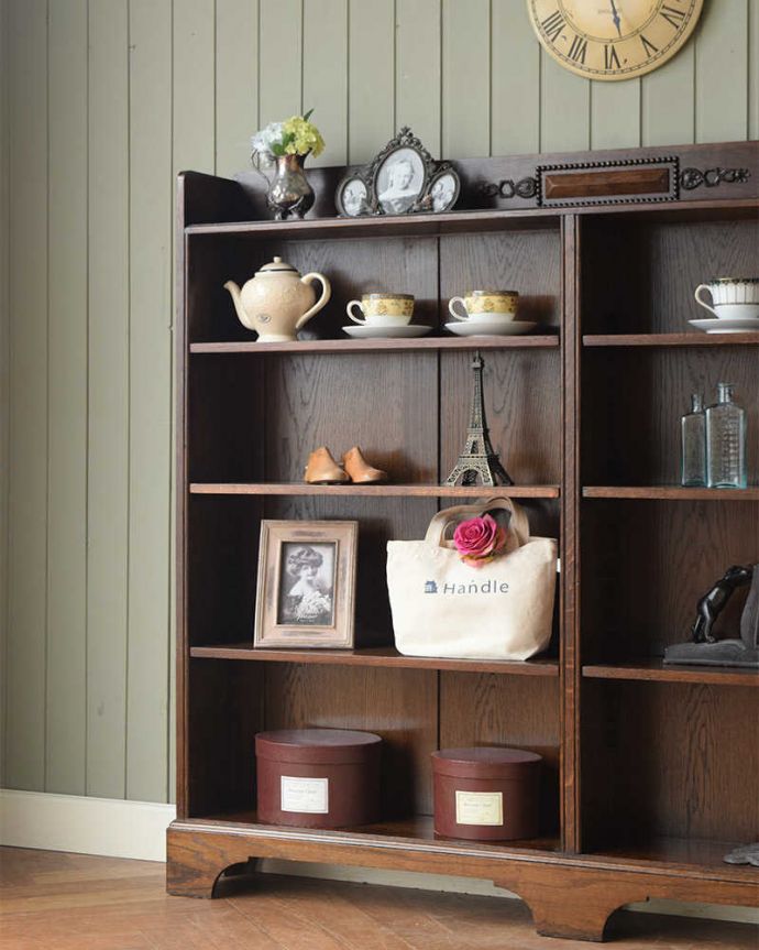 アンティークのキャビネット アンティーク家具 英国輸入のアンティーク家具、重厚なオープン棚のブックシェルフ(本棚) 。たっぷり収納できるだけじゃないんです。(q-1839-f)