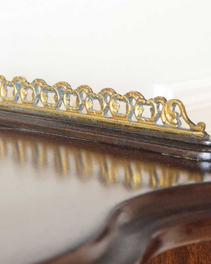 アンティークのキャビネット　アンティーク家具　英国輸入のアンティーク家具、ミラー付きミュージックキャビネット。職人技が光っています。(q-1843-f)