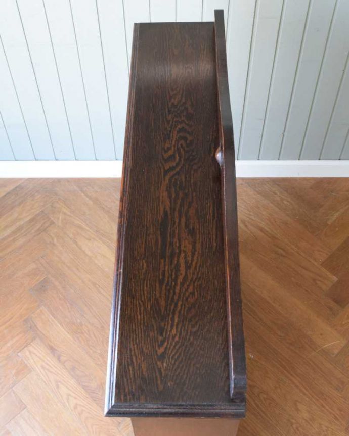 アンティークのキャビネット アンティーク家具 書斎に使ってみたいアンティーク家具、英国輸入のブックケース(本棚)。天板もキレイに仕上げました。(q-1848-f)