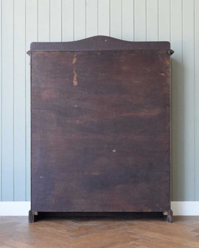 アンティークのキャビネット アンティーク家具 書斎に使ってみたいアンティーク家具、英国輸入のブックケース(本棚)。後ろ姿もキレイです。(q-1848-f)