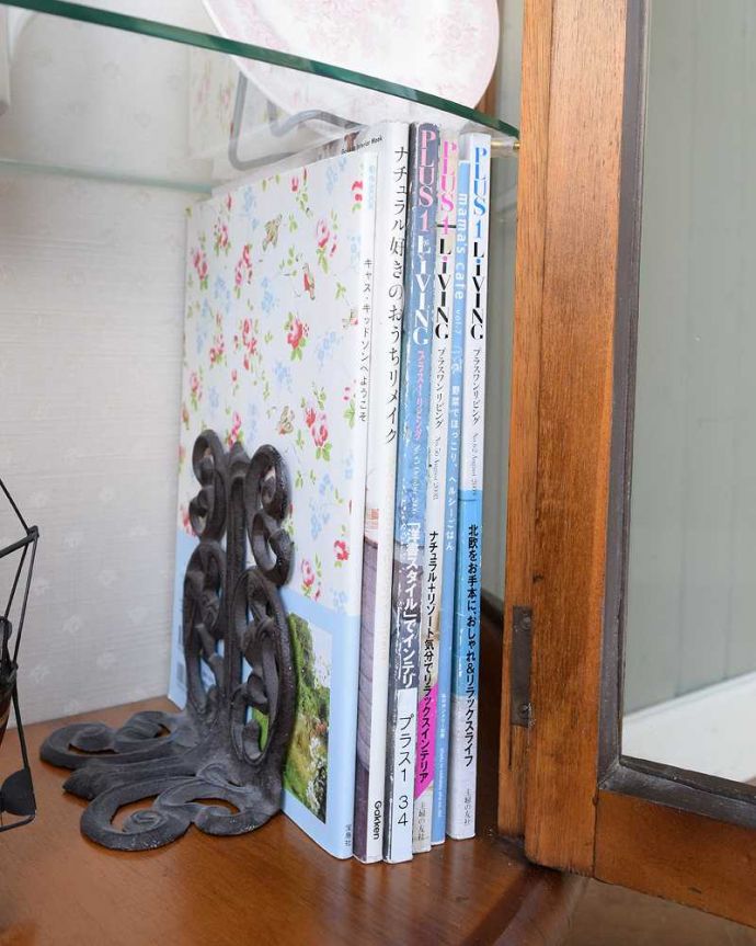 収納たっぷりのキャビネット