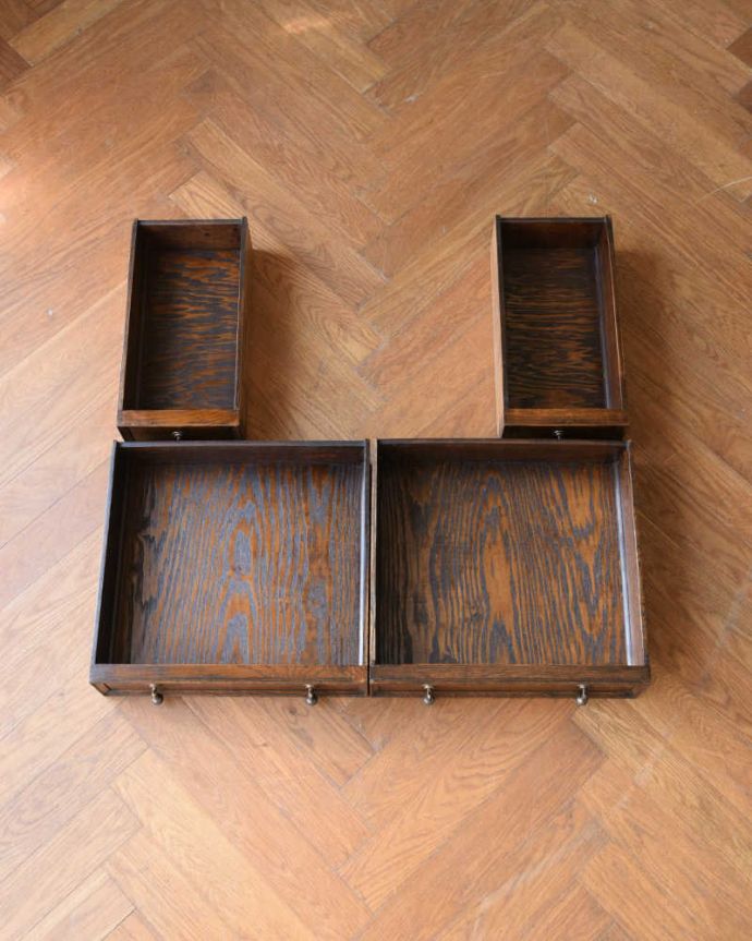 アンティークデスクの引き出し