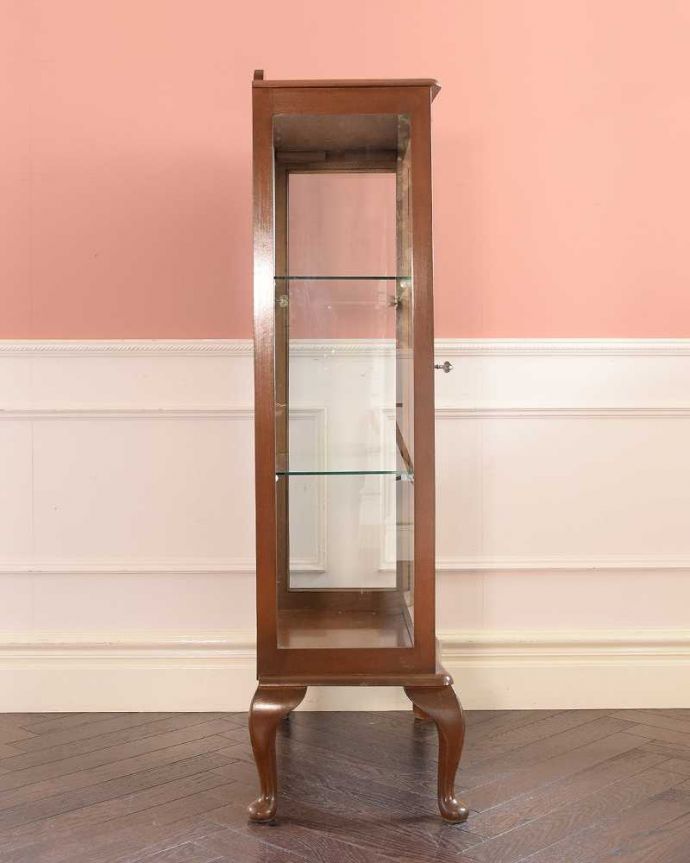 キャビネットの側面