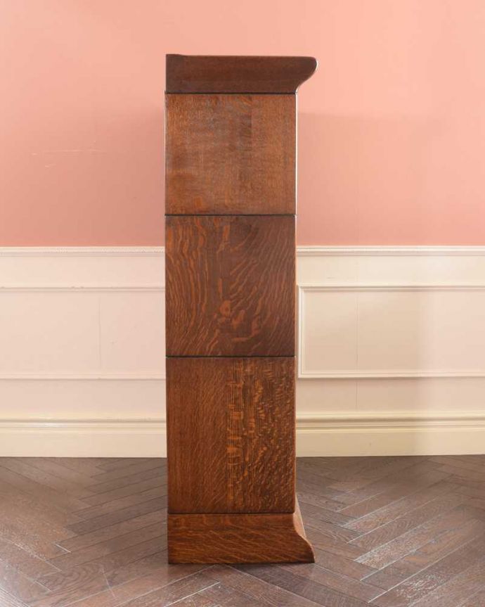 アンティークのキャビネット　アンティーク家具　どんな場所にもカッコよく置けちゃう英国輸入の便利な家具スタッキングブックケース。横から見ると･･･横から見るとこんな感じ。(q-1885-f)