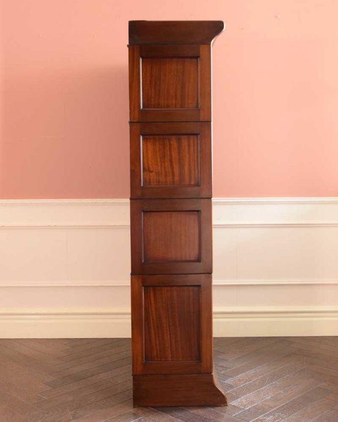 アンティークのキャビネット アンティーク家具 ケイムで仕上がったガラス扉がかっこいい、英国のアンティークスタッキングブックケース(本棚) 。横から見ると・・・横から見るとこんな感じ。(q-1886-f)