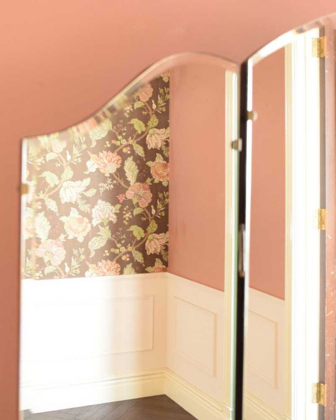 アンティークのドレッサー アンティーク家具 大きな三面鏡が付いた英国のアンティーク家具、便利なドレッシングチェスト。新しいミラーでお届けしますこちらは新しいミラーに交換しました。(q-1888-f)