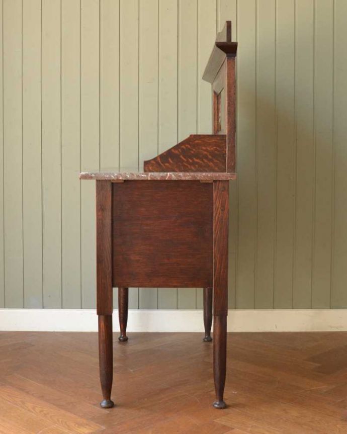 サイドボード　アンティーク家具　タイルが美しいイギリスから到着したアンティークウォッシュスタンド。横から見てもステキもちろん、横から見てもキレイに仕上がっています。(q-1894-f)