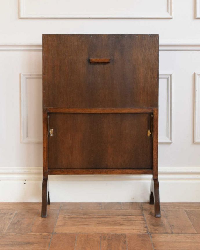 めずらしい家具　アンティーク家具　イギリスで見つけた水鳥がデザインされた優雅なアンティークファイヤースクリーン。後ろ姿にも自信があります。(q-1903-f)