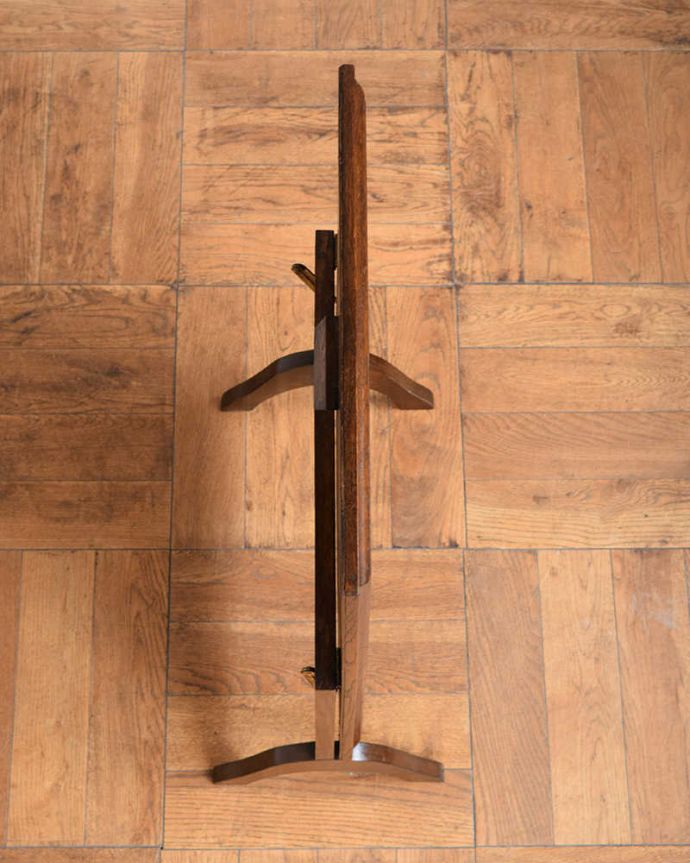 めずらしい家具　アンティーク家具　イギリスで見つけた水鳥がデザインされた優雅なアンティークファイヤースクリーン。上から見てもキレイですどの角度から見ても優雅で気品のあるフォルムです。(q-1903-f)